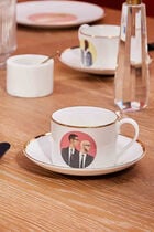 فنجان الشاي دولتشي آند غابانا مع صحنه فنجان الشاي دولتشي آند غابانا مع صحنه