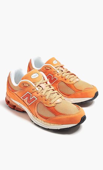 2002R Sneakers