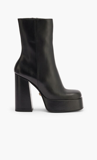 BOOTIES