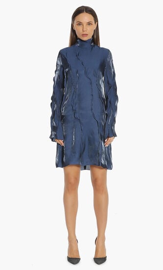 فستان قصير بتصميم مموج