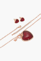 طقم أقراط وقلادة بدلاية على شكل قلب