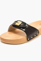 Pescura Flat Sandals