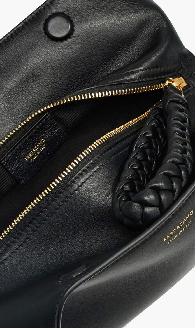 POUCH