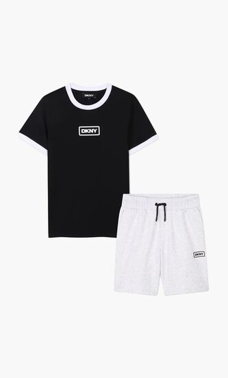 T SHIRT AND BERMUDA SHORTS