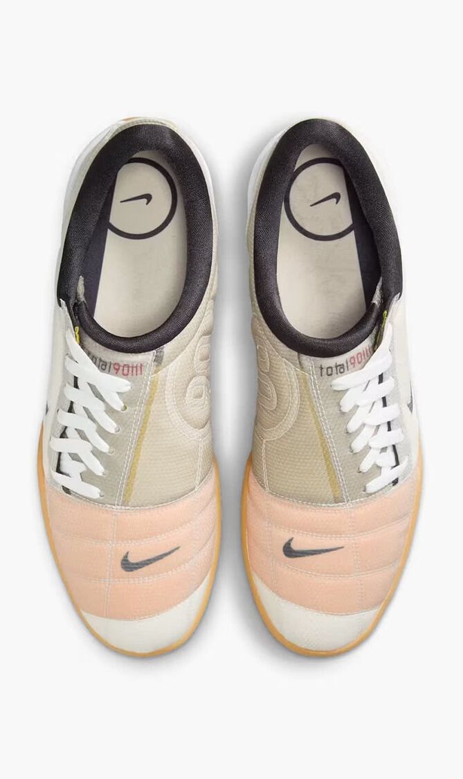 Total 90 III  Sneakers