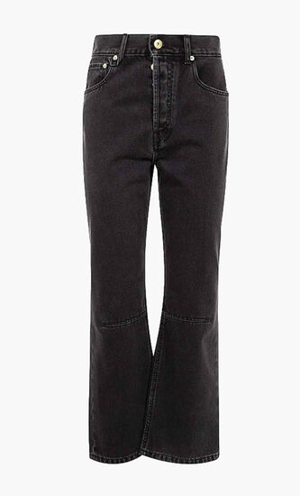 Le De-N&atilde;žmes Court