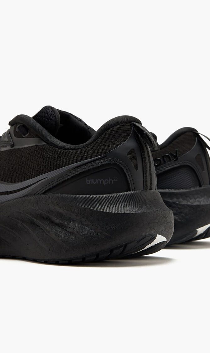Triumph 22 Sneakers
