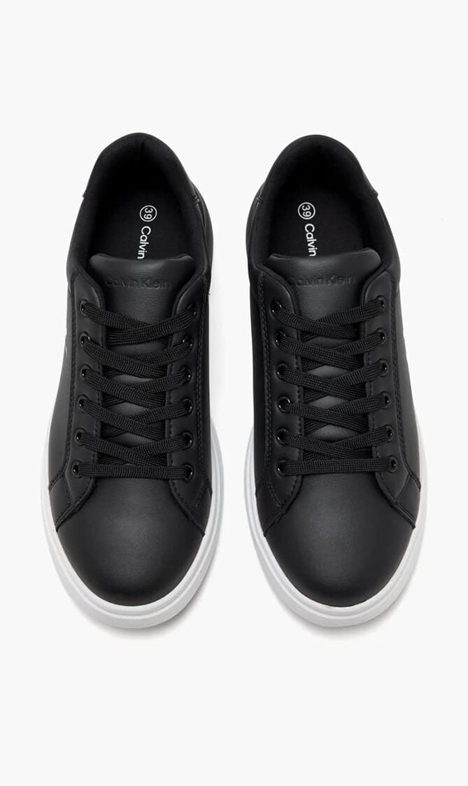 LOW CUT LACE UP SNEAKER
