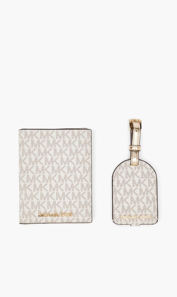 Giftable Box Of Passport With Luggage Tag