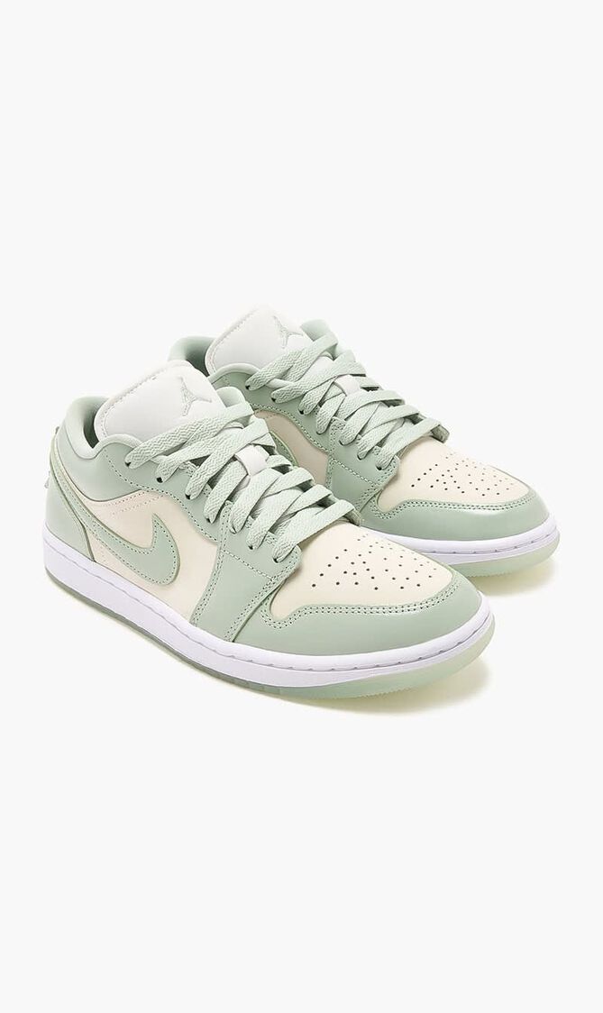 Air Jordan 1 Low SE Sneakers