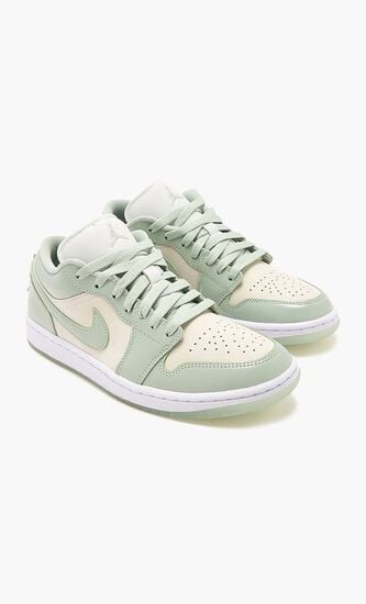 Air Jordan 1 Low SE Sneakers