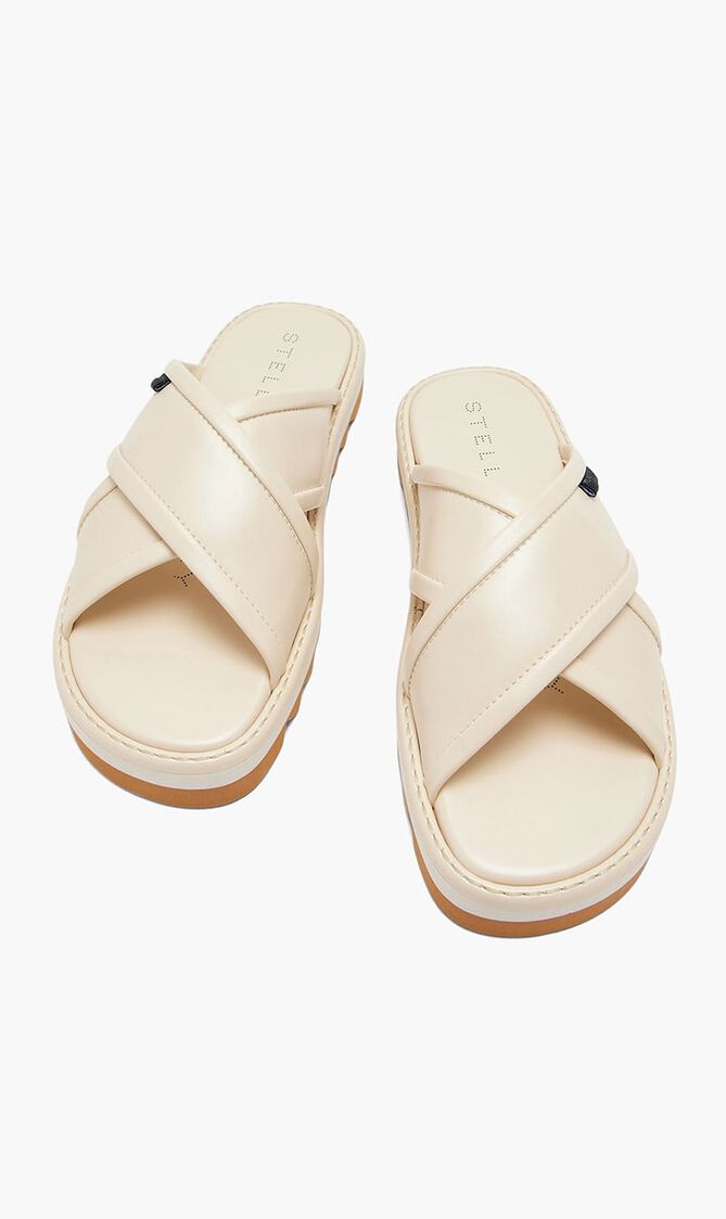 Sneak Elyse Twisted Sandals