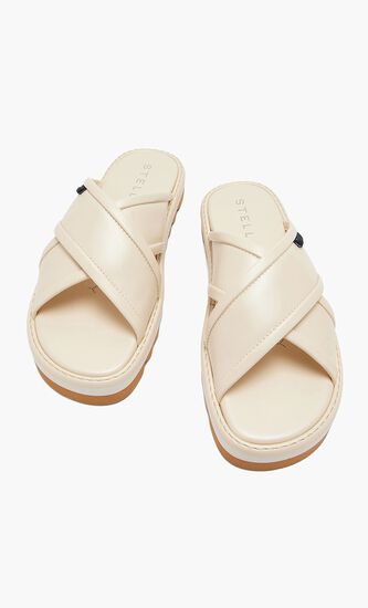 Sneak Elyse Twisted Sandals