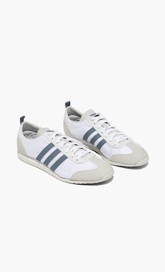 VS Jog Sneakers