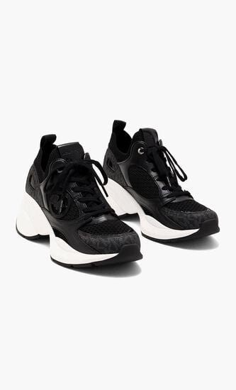 Zuma Sneakers
