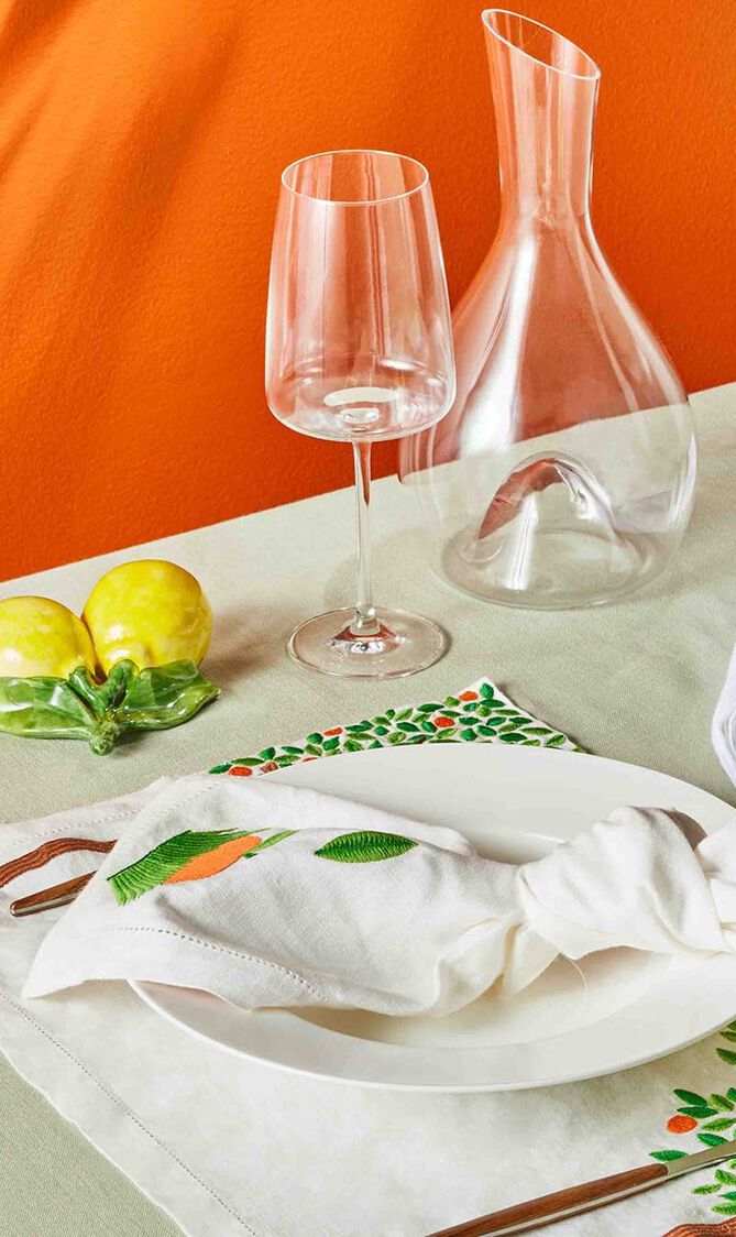 منحوتة بتصميم الليمون صغيرة جدًا صفراء