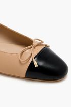 SLEEK BOW FLAT