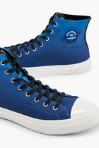 KAMPUS III PLANET LOGO HI LACE