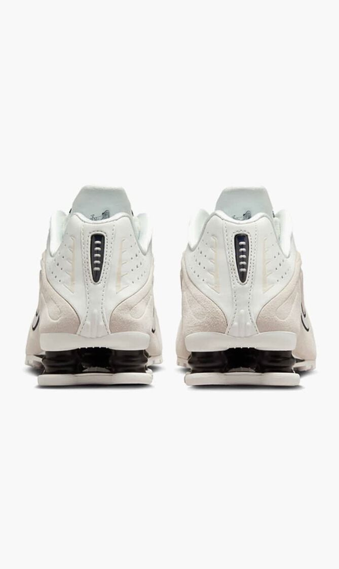 Shox R4 Sneakers
