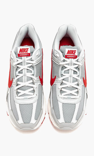 Zoom Vomero 5 SE Sneakers