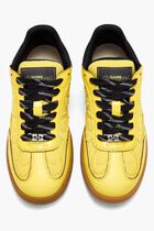 08 Sneakers