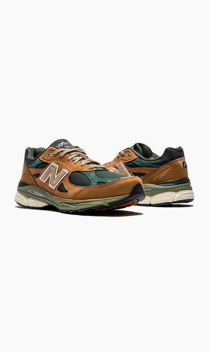 990 Sneakers