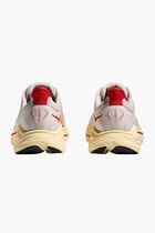Clifton 10 Sneakers