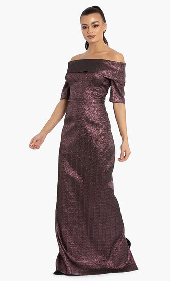فستان من قماش الجاكار بنمط معدني