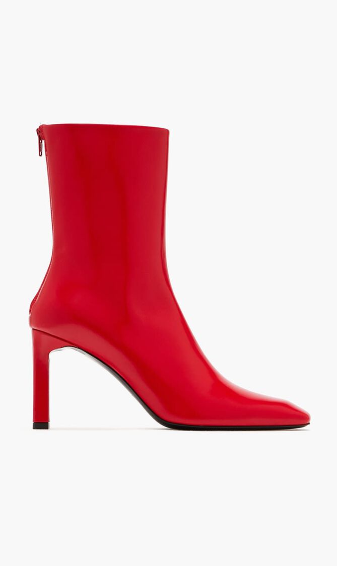 GLOSSY LEATHER BOOTS