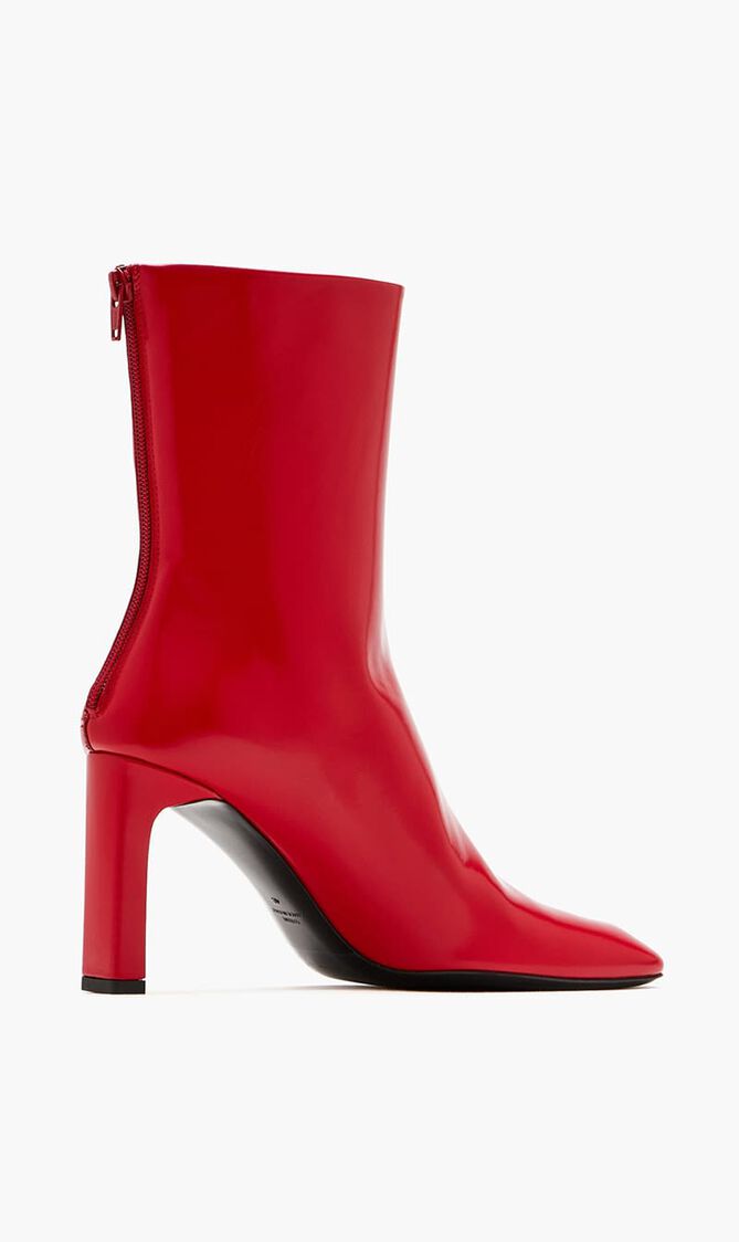 GLOSSY LEATHER BOOTS