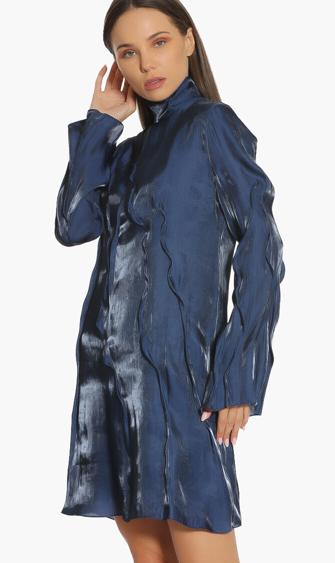 فستان قصير بتصميم مموج