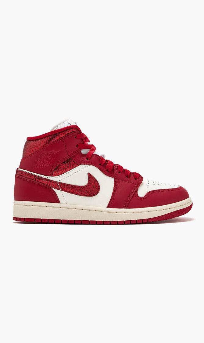 Air Jordan 1 Mid SE sneakers