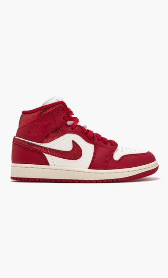 Air Jordan 1 Mid SE sneakers
