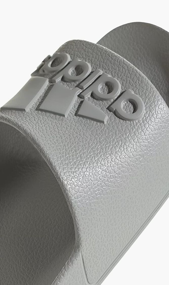 Adilette Aqua Slides