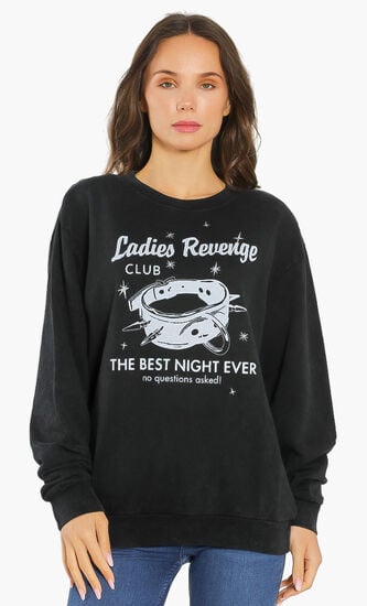 سويت شيرت بتصميم فضفاض مزين بعبارة "Ladies Revenge"