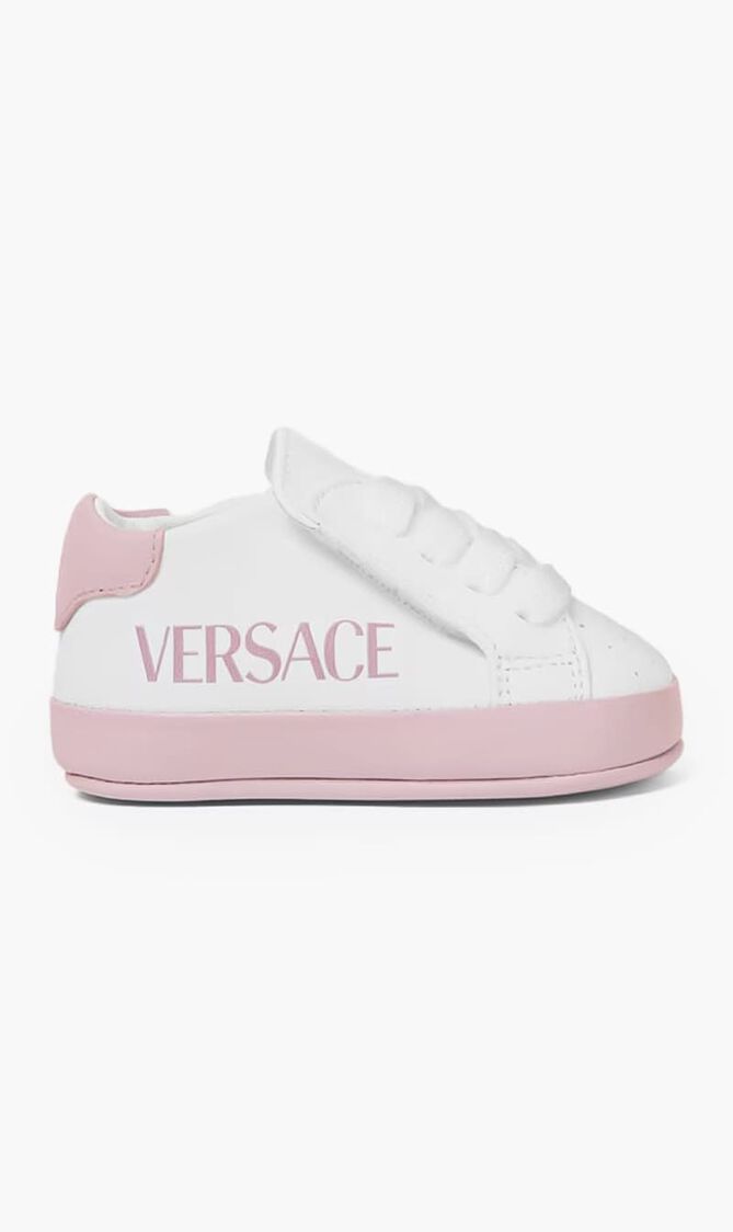 Logo Baby Trainers