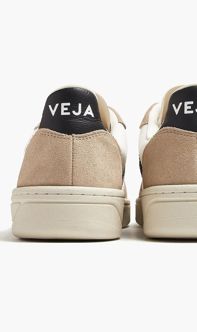 V 10 Sneakers