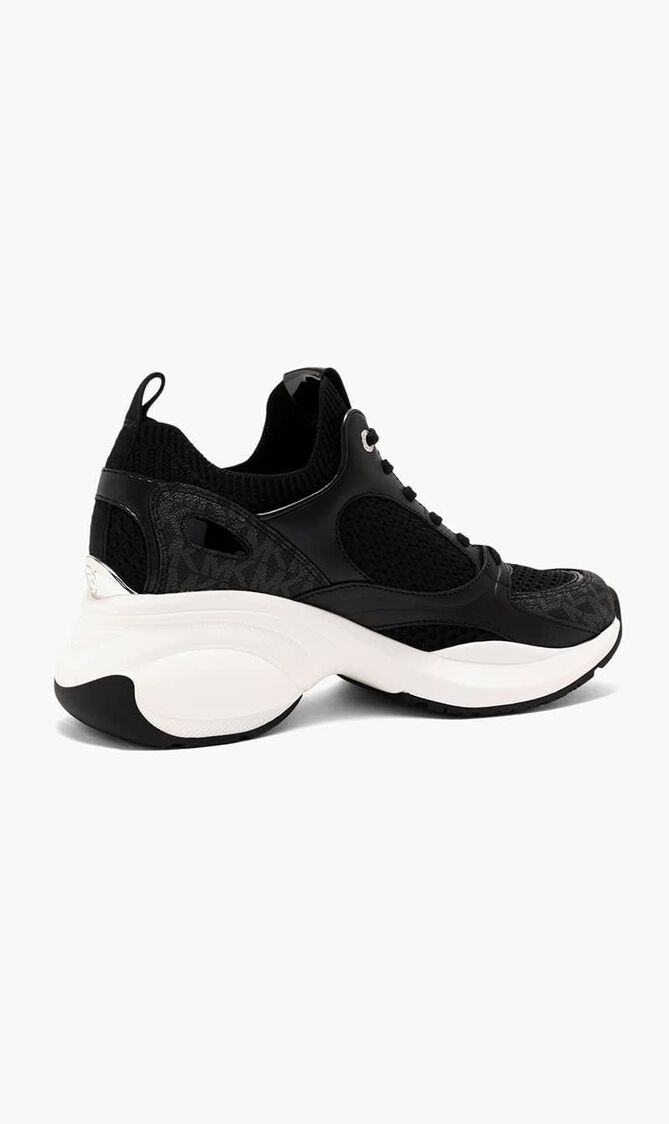 Zuma Sneakers