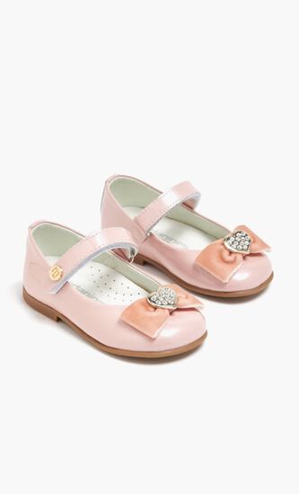 LITTE FEET