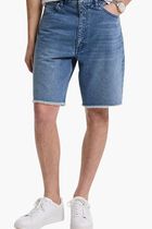 FRAYED DENIM SHORT