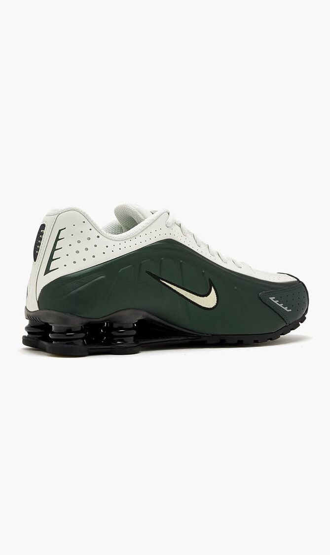 NIKE SHOX R4