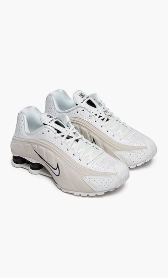 Shox R4 Sneakers