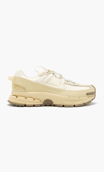 Zoom Vomero Roam Sneakers