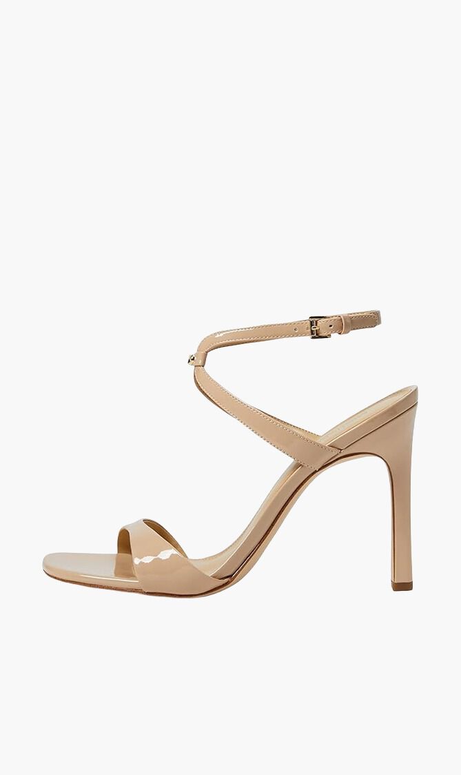 Antonia Sandal