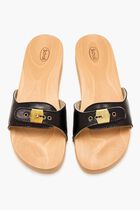 Pescura Flat Sandals