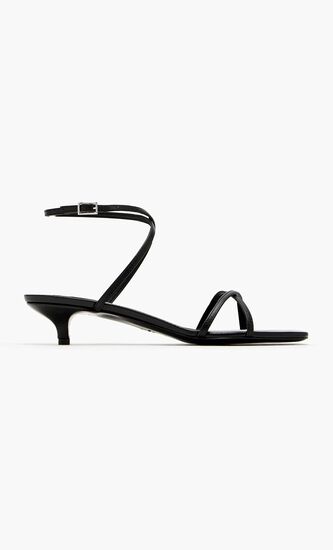 LEATHER CROSSOVER SANDALS