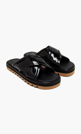 Sneak-Elyse Twisted Sandals