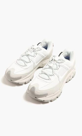 Zoom Vomero 5 Roam Sneakers