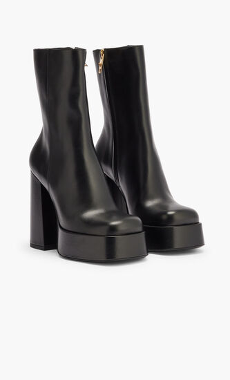 BOOTIES