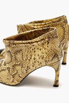 LEATHER POINTED TOE BOOT